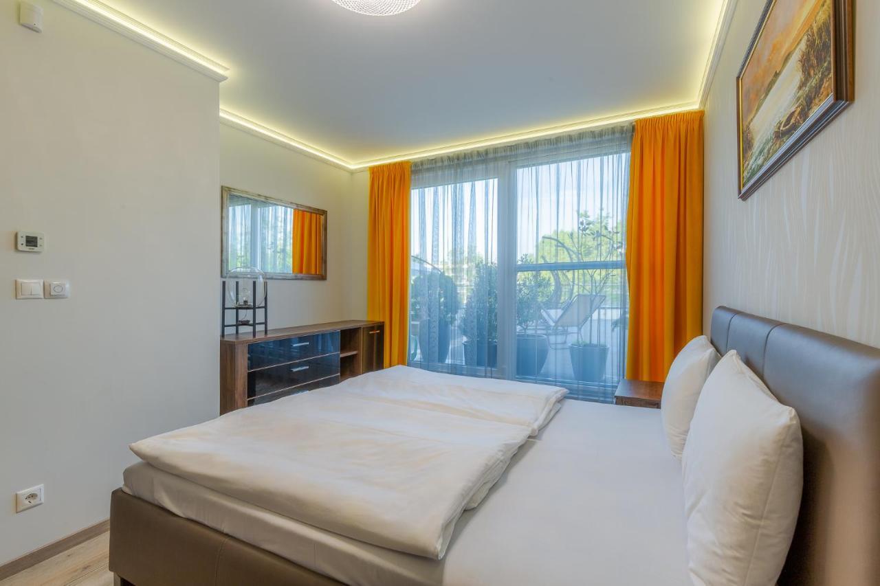希欧福克Admiral Luxury IV Apartman By Bltn公寓 外观 照片